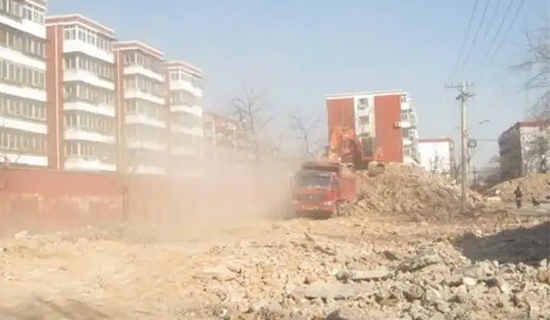 石獅深化建筑工地?fù)P塵污染專項(xiàng)整治，推動工地?fù)P塵防治實(shí)現(xiàn)6個100%